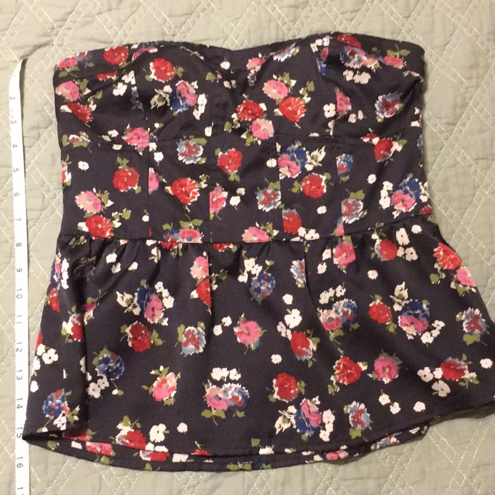 Strapless and stretchy navy blue top